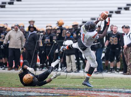 Thumbnail 3 in Shelby vs. Southwest Onslow (NCHSAA 2A Final) photogallery.