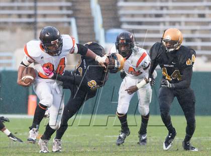 Thumbnail 3 in Shelby vs. Southwest Onslow (NCHSAA 2A Final) photogallery.