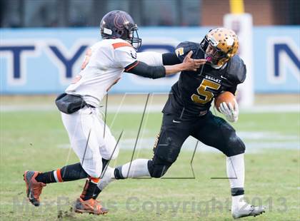 Thumbnail 3 in Shelby vs. Southwest Onslow (NCHSAA 2A Final) photogallery.