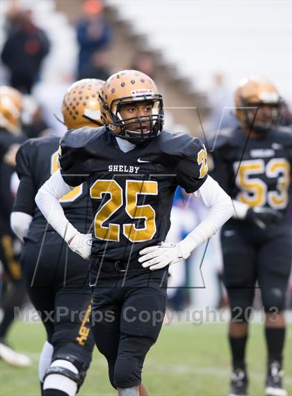 Thumbnail 3 in Shelby vs. Southwest Onslow (NCHSAA 2A Final) photogallery.