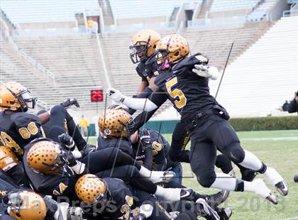 Thumbnail 1 in Shelby vs. Southwest Onslow (NCHSAA 2A Final) photogallery.