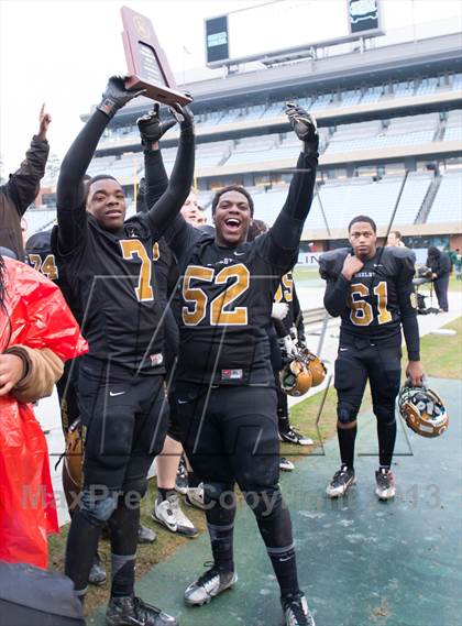 Thumbnail 3 in Shelby vs. Southwest Onslow (NCHSAA 2A Final) photogallery.