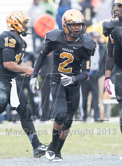 Thumbnail 3 in Shelby vs. Southwest Onslow (NCHSAA 2A Final) photogallery.