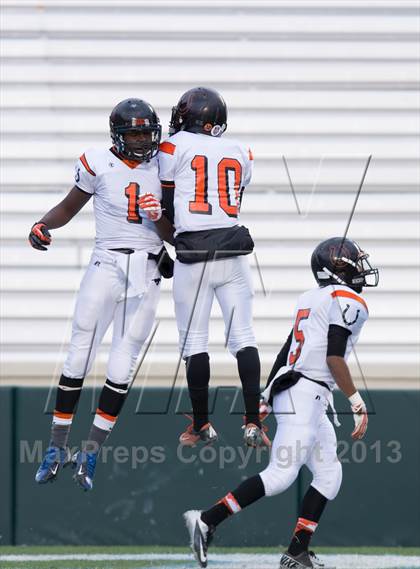 Thumbnail 3 in Shelby vs. Southwest Onslow (NCHSAA 2A Final) photogallery.