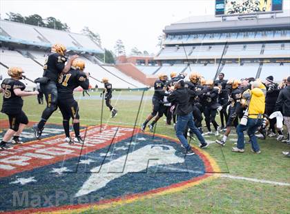 Thumbnail 3 in Shelby vs. Southwest Onslow (NCHSAA 2A Final) photogallery.