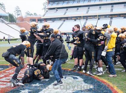 Thumbnail 1 in Shelby vs. Southwest Onslow (NCHSAA 2A Final) photogallery.
