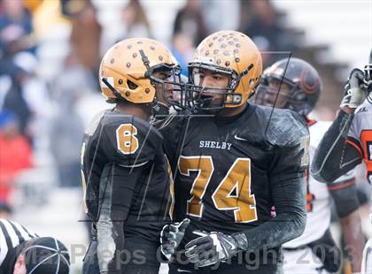 Thumbnail 2 in Shelby vs. Southwest Onslow (NCHSAA 2A Final) photogallery.