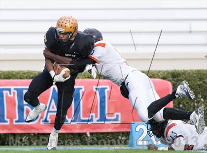 Thumbnail 1 in Shelby vs. Southwest Onslow (NCHSAA 2A Final) photogallery.