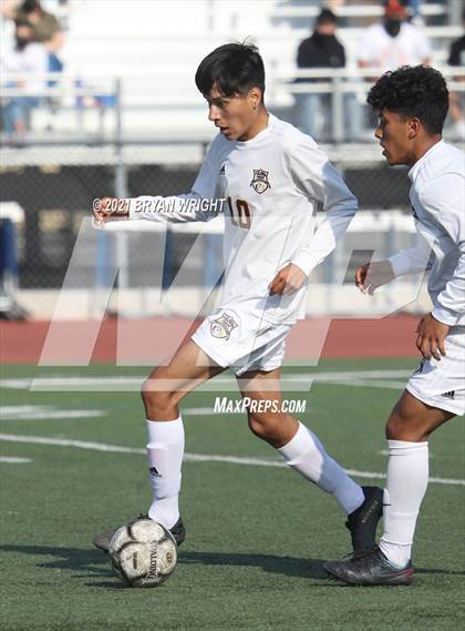Thumbnail 2 in Tulare Union @ Valencia (CIF Southern Regional D2 Quarterfinal) photogallery.