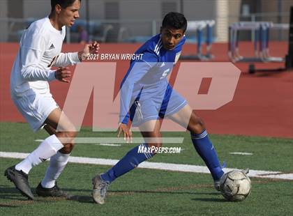 Thumbnail 1 in Tulare Union @ Valencia (CIF Southern Regional D2 Quarterfinal) photogallery.