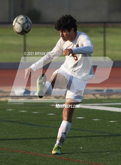 Thumbnail 1 in Tulare Union @ Valencia (CIF Southern Regional D2 Quarterfinal) photogallery.