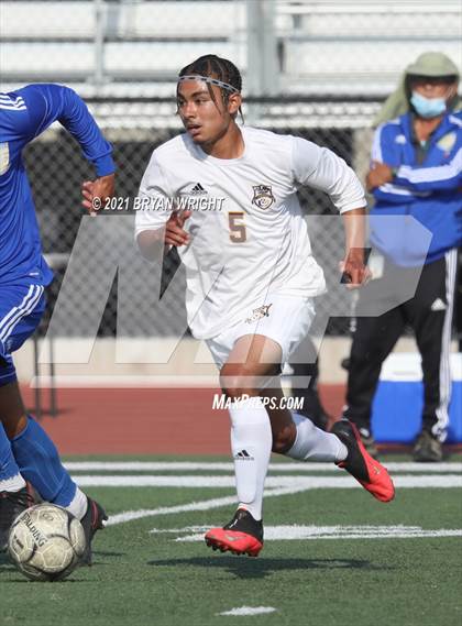 Thumbnail 3 in Tulare Union @ Valencia (CIF Southern Regional D2 Quarterfinal) photogallery.