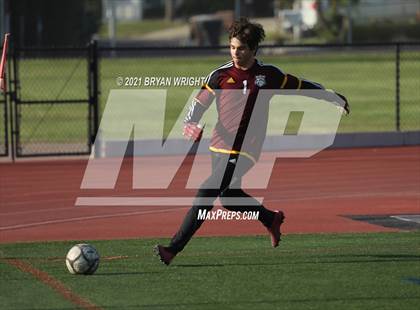 Thumbnail 2 in Tulare Union @ Valencia (CIF Southern Regional D2 Quarterfinal) photogallery.