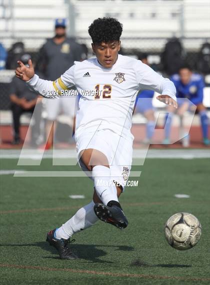 Thumbnail 1 in Tulare Union @ Valencia (CIF Southern Regional D2 Quarterfinal) photogallery.