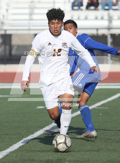 Thumbnail 2 in Tulare Union @ Valencia (CIF Southern Regional D2 Quarterfinal) photogallery.