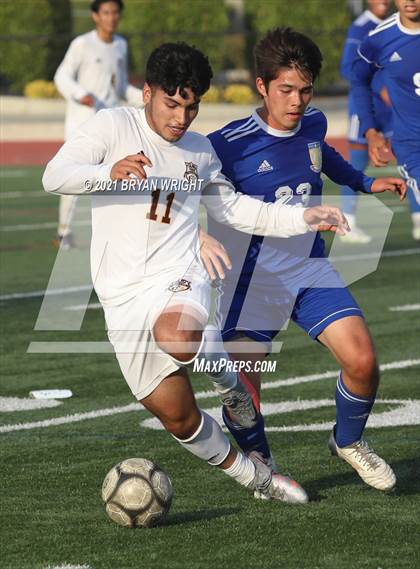 Thumbnail 2 in Tulare Union @ Valencia (CIF Southern Regional D2 Quarterfinal) photogallery.