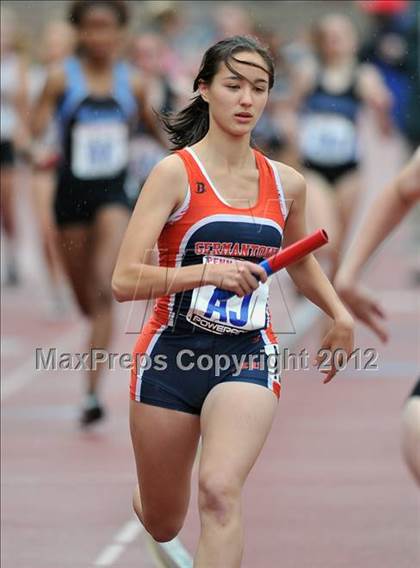 Thumbnail 1 in Penn Relays (4x800 Heats - Event 103) photogallery.