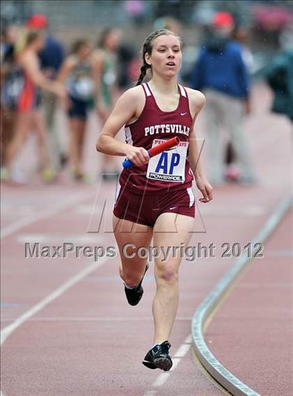 Thumbnail 2 in Penn Relays (4x800 Heats - Event 103) photogallery.