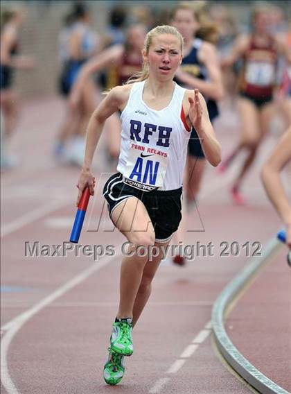 Thumbnail 2 in Penn Relays (4x800 Heats - Event 103) photogallery.