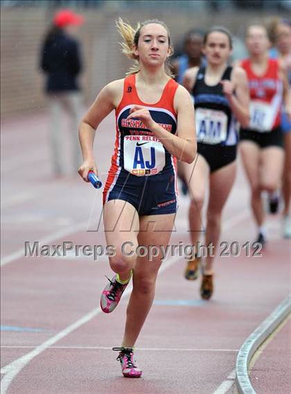 Thumbnail 1 in Penn Relays (4x800 Heats - Event 103) photogallery.