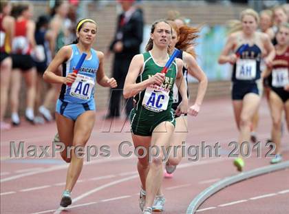 Thumbnail 1 in Penn Relays (4x800 Heats - Event 103) photogallery.
