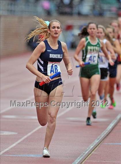 Thumbnail 2 in Penn Relays (4x800 Heats - Event 103) photogallery.