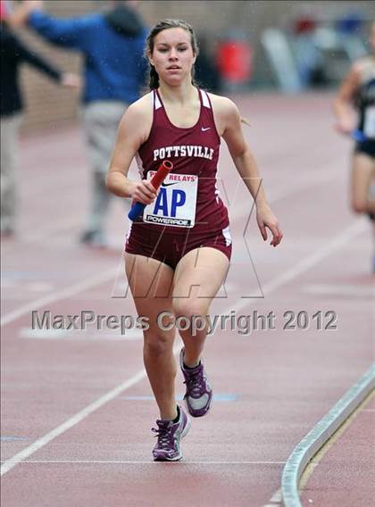 Thumbnail 2 in Penn Relays (4x800 Heats - Event 103) photogallery.