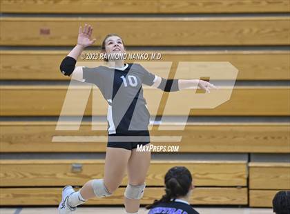 Thumbnail 2 in Anderson vs. Muncie Central (IHSAA Sectionals - Class 4A, Round 1) photogallery.