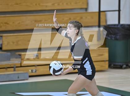 Thumbnail 3 in Anderson vs. Muncie Central (IHSAA Sectionals - Class 4A, Round 1) photogallery.