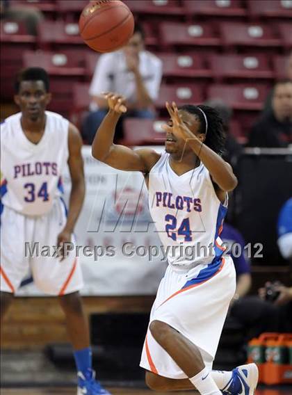 Thumbnail 1 in Village Christian vs. St. Joseph Notre Dame (CIF State D5 Final) photogallery.