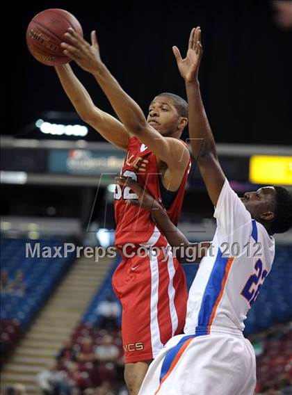 Thumbnail 1 in Village Christian vs. St. Joseph Notre Dame (CIF State D5 Final) photogallery.