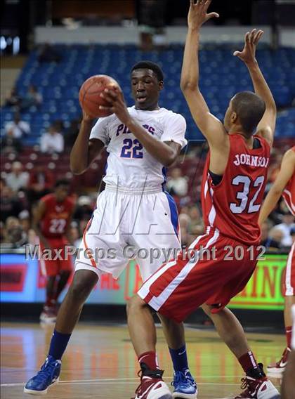 Thumbnail 1 in Village Christian vs. St. Joseph Notre Dame (CIF State D5 Final) photogallery.