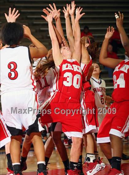 Thumbnail 3 in Wagner vs Ray (McDonalds Texas Invitational) photogallery.