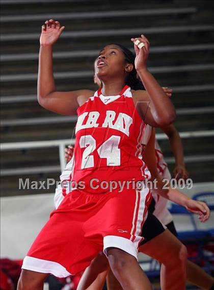 Thumbnail 2 in Wagner vs Ray (McDonalds Texas Invitational) photogallery.