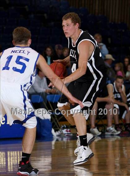 Thumbnail 3 in 2010 CHSCA All-State Game (Boys) photogallery.