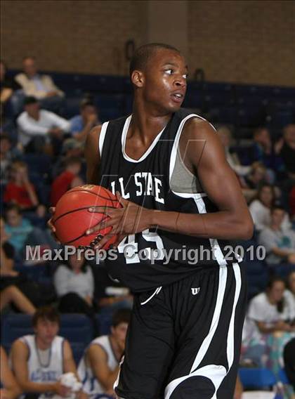 Thumbnail 2 in 2010 CHSCA All-State Game (Boys) photogallery.