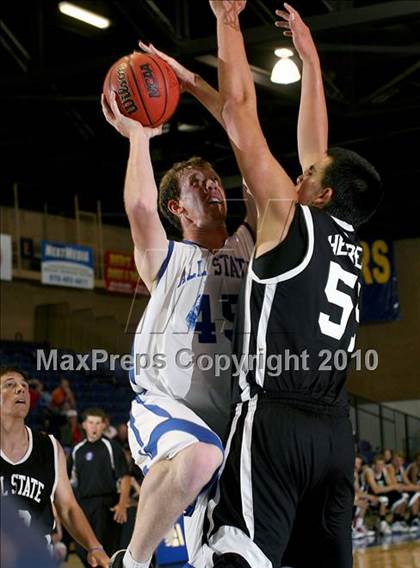 Thumbnail 3 in 2010 CHSCA All-State Game (Boys) photogallery.