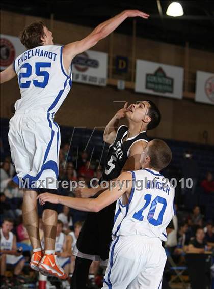 Thumbnail 2 in 2010 CHSCA All-State Game (Boys) photogallery.