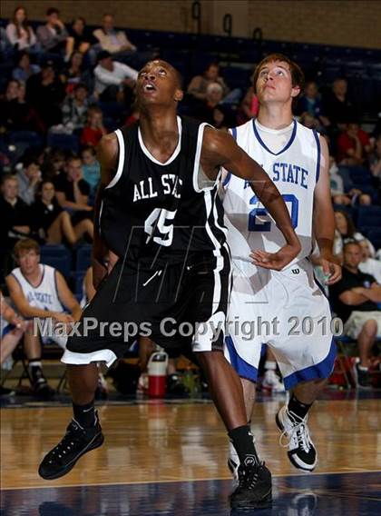 Thumbnail 1 in 2010 CHSCA All-State Game (Boys) photogallery.