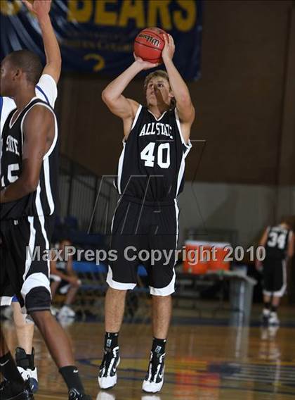 Thumbnail 1 in 2010 CHSCA All-State Game (Boys) photogallery.