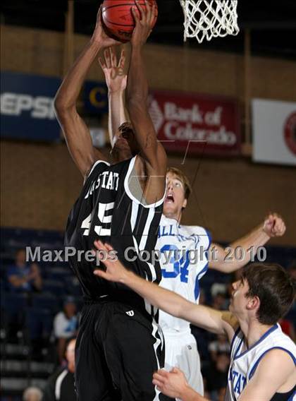 Thumbnail 2 in 2010 CHSCA All-State Game (Boys) photogallery.