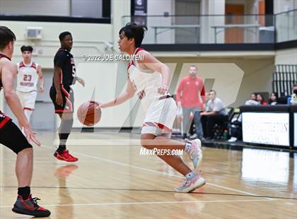 Thumbnail 1 in Lee vs Churchill photogallery.