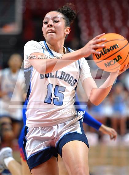 Thumbnail 1 in Centennial vs Bishop Gorman (5A State Finals) photogallery.