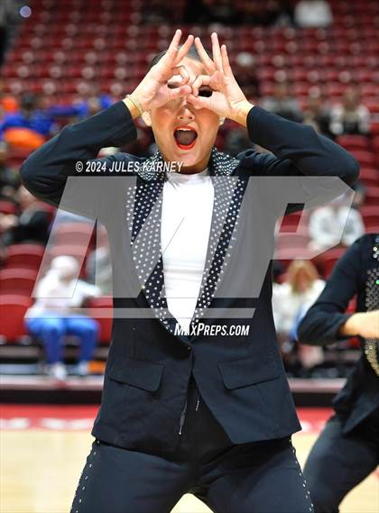 Thumbnail 2 in Centennial vs Bishop Gorman (5A State Finals) photogallery.