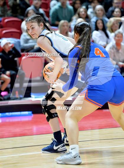 Thumbnail 1 in Centennial vs Bishop Gorman (5A State Finals) photogallery.