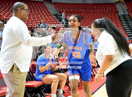 Thumbnail 1 in Centennial vs Bishop Gorman (5A State Finals) photogallery.