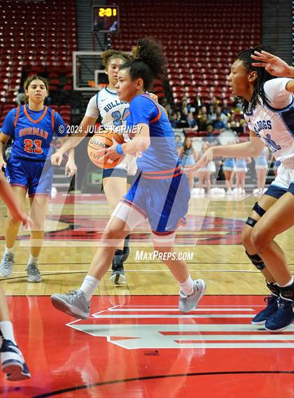 Thumbnail 1 in Centennial vs Bishop Gorman (5A State Finals) photogallery.