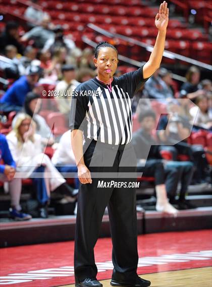 Thumbnail 1 in Centennial vs Bishop Gorman (5A State Finals) photogallery.