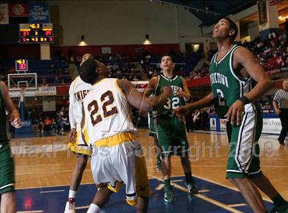 Thumbnail 3 in Yorktown vs Mt. Vernon (Section 1 AA Semifinal) photogallery.