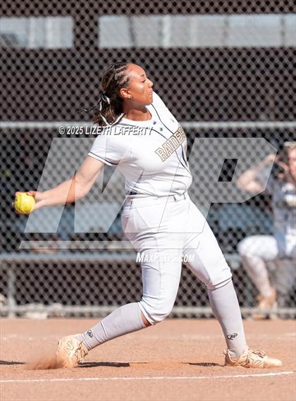 Thumbnail 3 in Central Catholic vs Liberty (CIF NorCal D2 Round 1 Softball Championships) photogallery.